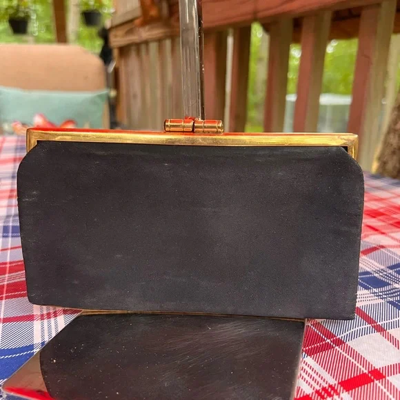 Vintage 1970's Satin Clutch with Rococo Painting - Made in Italy 🇮🇹 - Picture 6 of 11